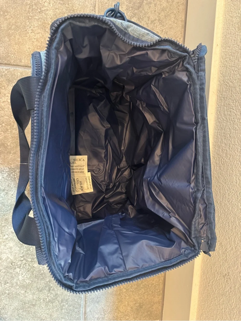Bella Russo 12 inch 3-can holder cooler bag NEW